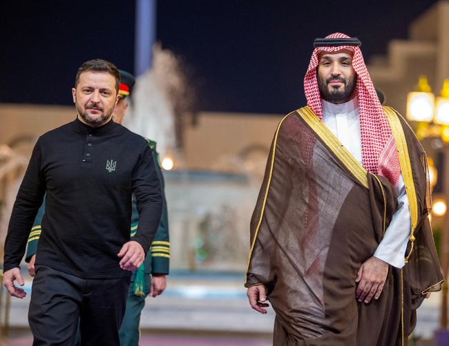 Putra Mahkota Saudi Bertemu dengan Presiden Zelensky